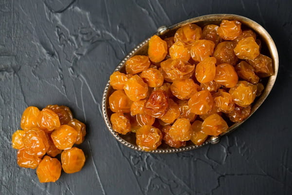 آلو بخارا ملس با تعادل طبیعی طعم برای پخت غذا های خوشمزه